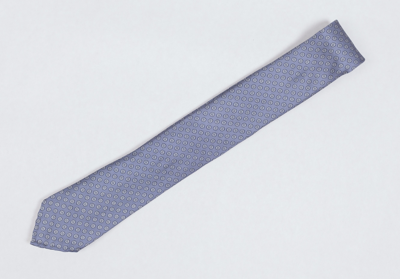 Slim fantasy pattern silk tie (light gray) by Calabrese - Dorian Boutique